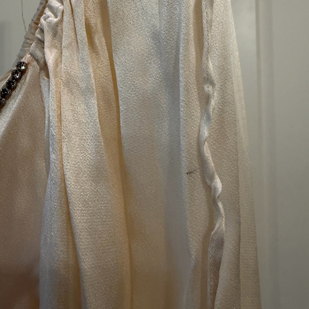 Astr Cream Satin Long-Sleeve Twist Front Blouse - Picture 6 of 8